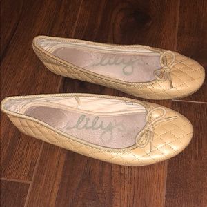Tan flats
